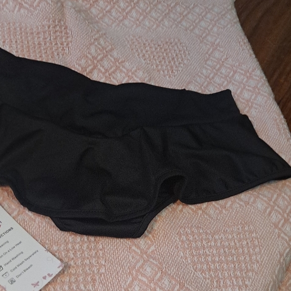 Black Ruffle Bottoms - Picture 6 of 8